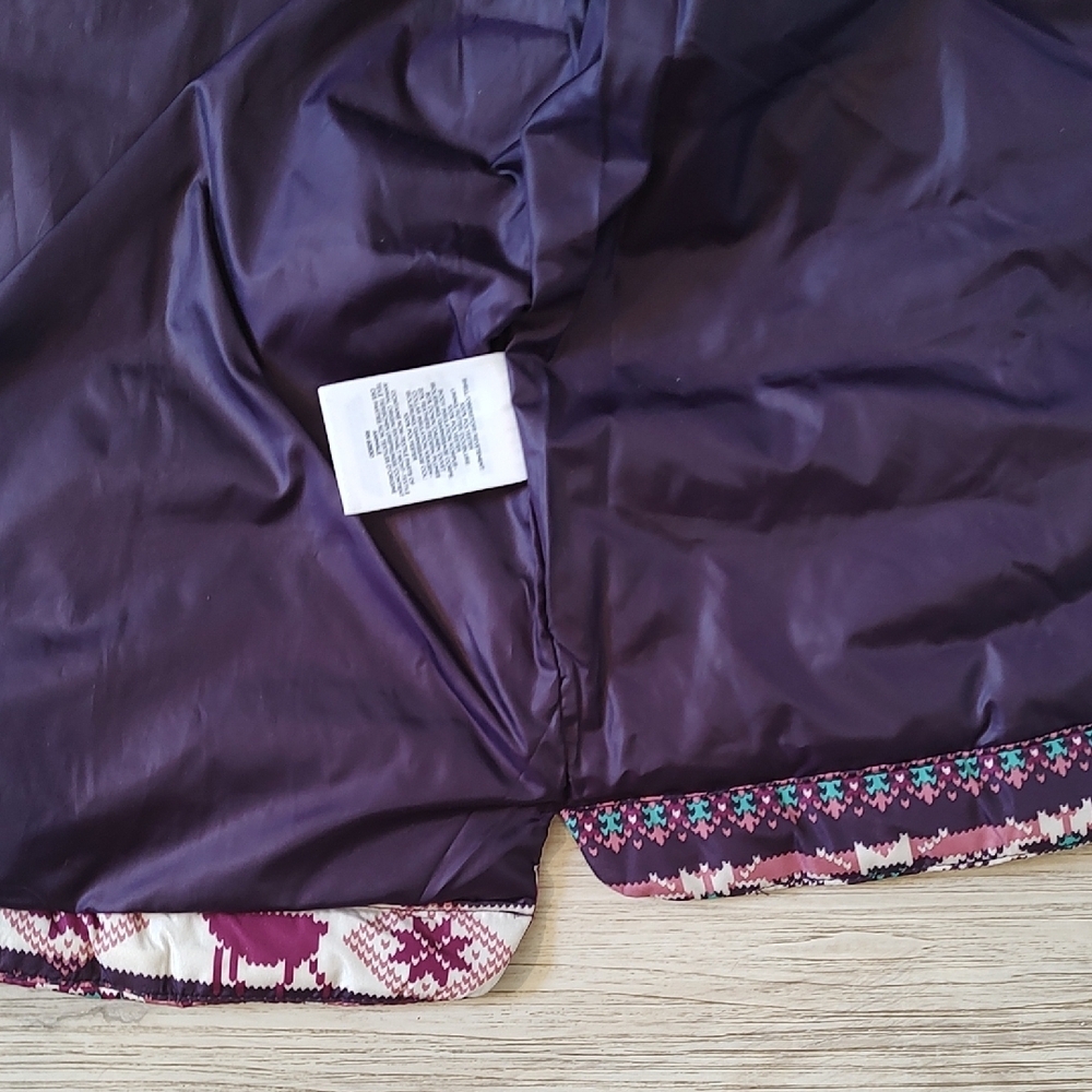 LANDS END Women's Purple Puffer Vest with Reindeer, Bear, Tree Detail SZ Small. - Picture 8 of 9
